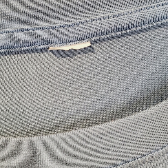 Under Armour Women's athletic top fits M - Picture 4 of 9